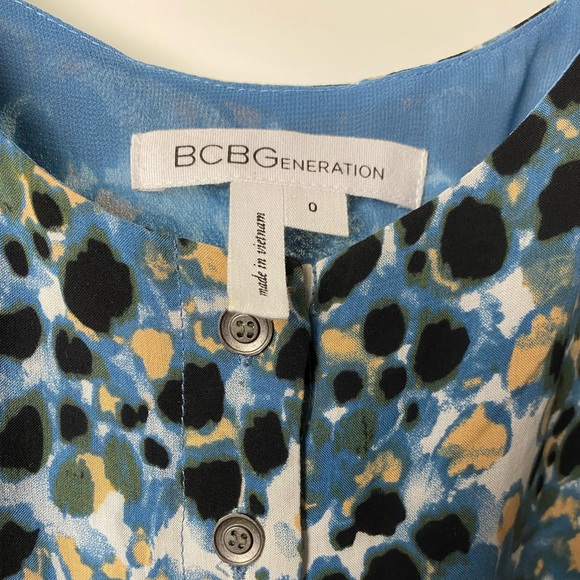 BCBGeneration Printed Romper - Picture 6 of 7